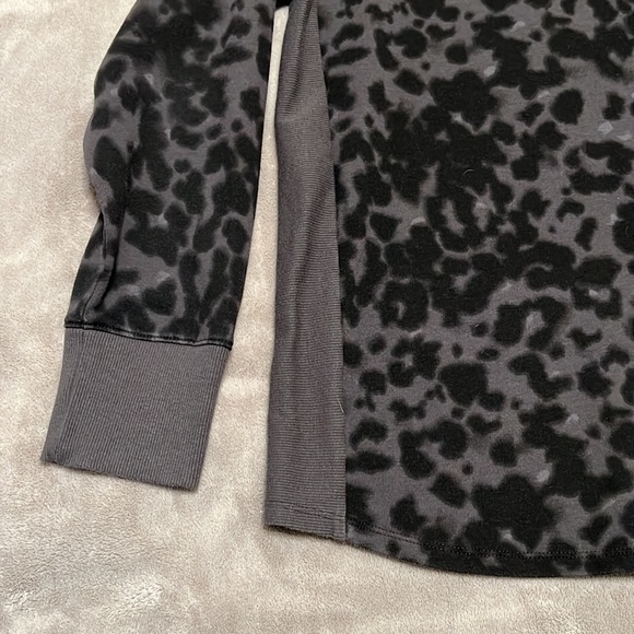 All in Motion Black & Gray Leopard Crewneck Sweatshirt - Picture 5 of 7